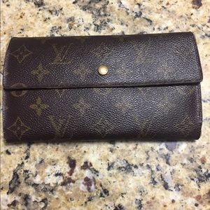 Authentic Louis Vuitton Long Wallet snap